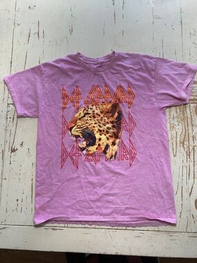 Def Leppard Lilac Graphic Tee - Short Sleeve Band Shirt